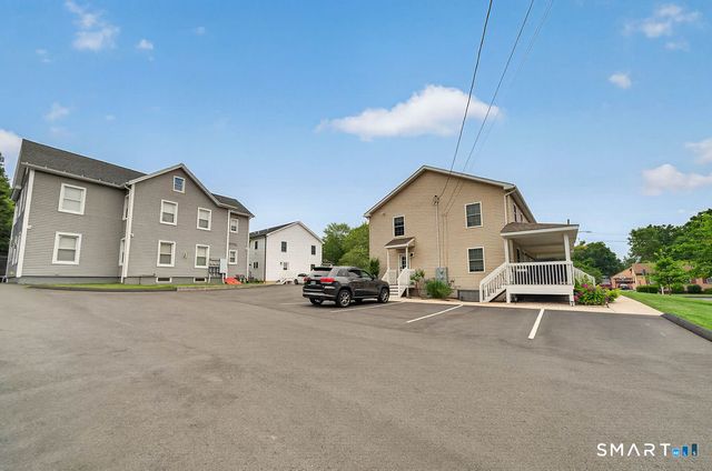 33 West End Avenue B, Branford, CT 06405