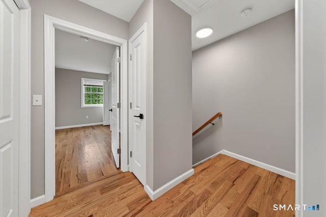 33 West End Avenue B, Branford, CT 06405