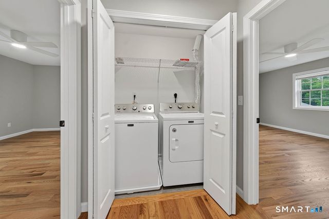 33 West End Avenue B, Branford, CT 06405