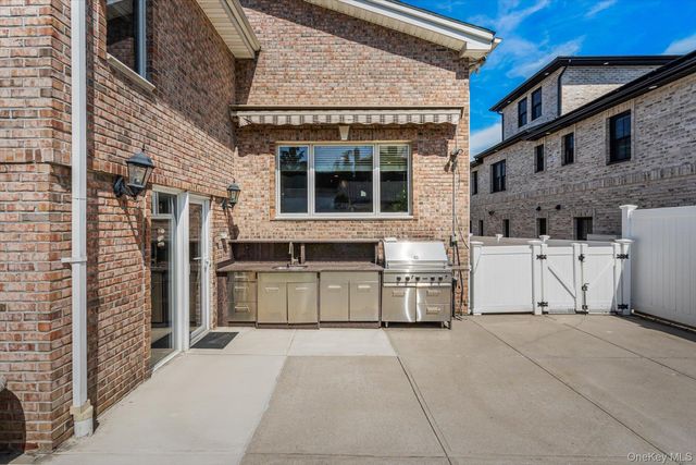 141-60 11th Avenue, Malba, NY 11357