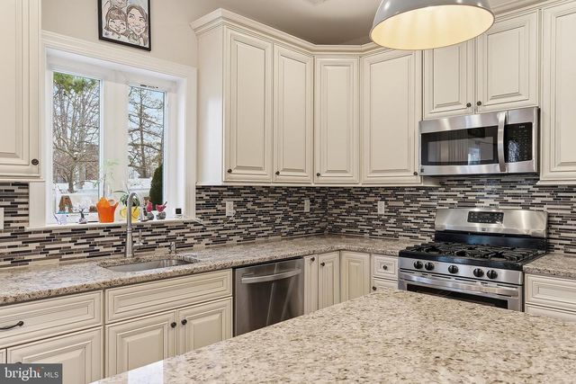 912 HANNIBAL ST, Toms River, NJ 08757