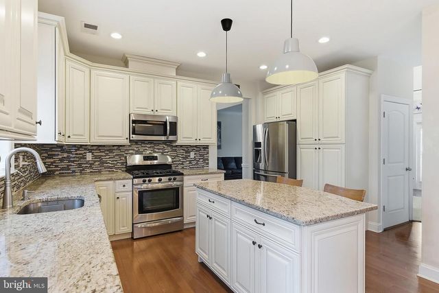 912 HANNIBAL ST, Toms River, NJ 08757