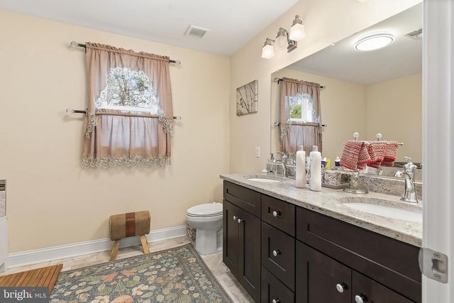 912 HANNIBAL ST, Toms River, NJ 08757