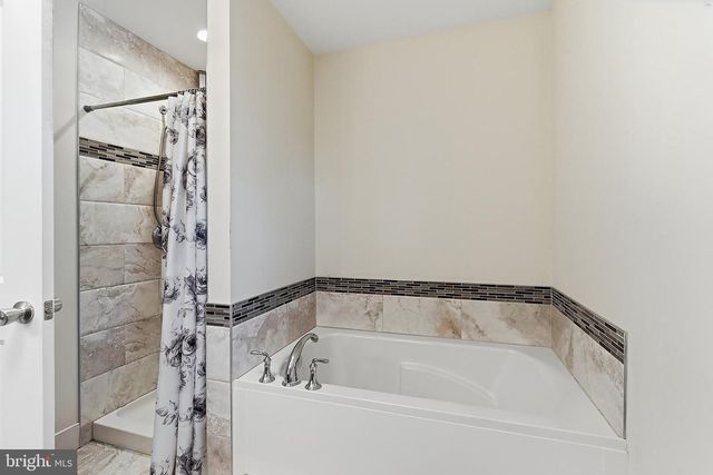 912 HANNIBAL ST, Toms River, NJ 08757