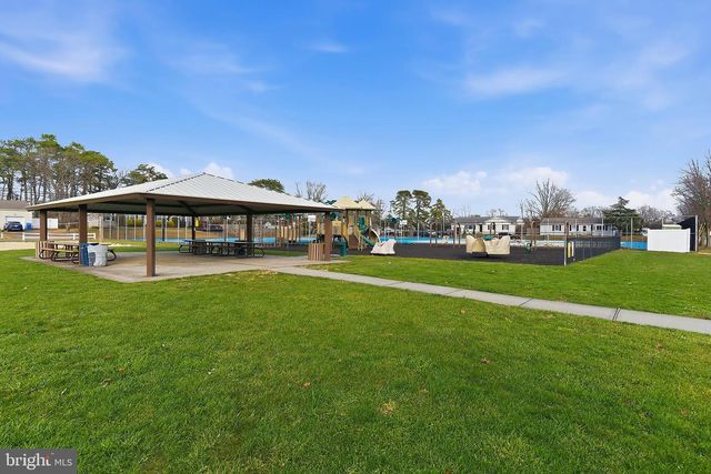 912 HANNIBAL ST, Toms River, NJ 08757