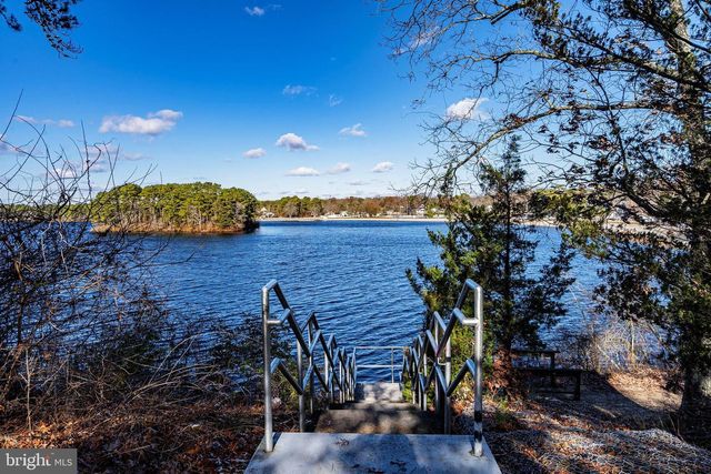 912 HANNIBAL ST, Toms River, NJ 08757