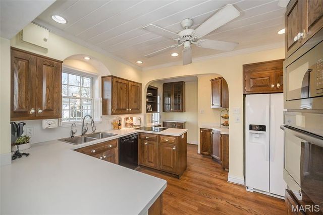 1140 S Geyer Road, Kirkwood, MO 63122