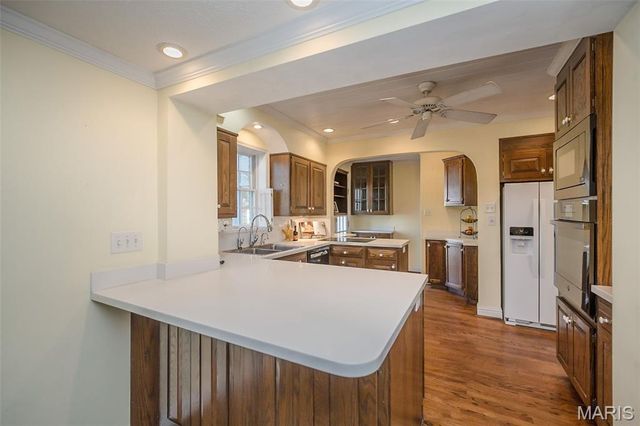 1140 S Geyer Road, Kirkwood, MO 63122