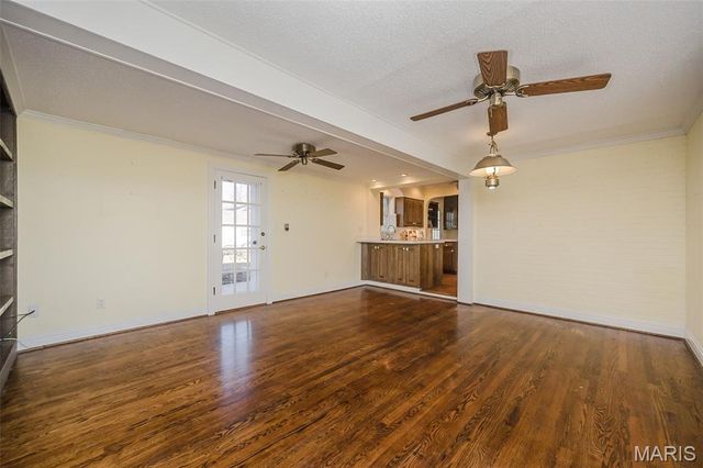 1140 S Geyer Road, Kirkwood, MO 63122