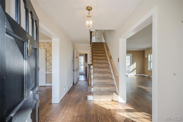 1140 S Geyer Road, Kirkwood, MO 63122