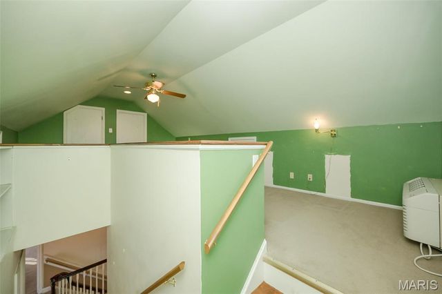 1140 S Geyer Road, Kirkwood, MO 63122