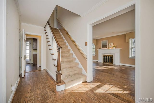 1140 S Geyer Road, Kirkwood, MO 63122