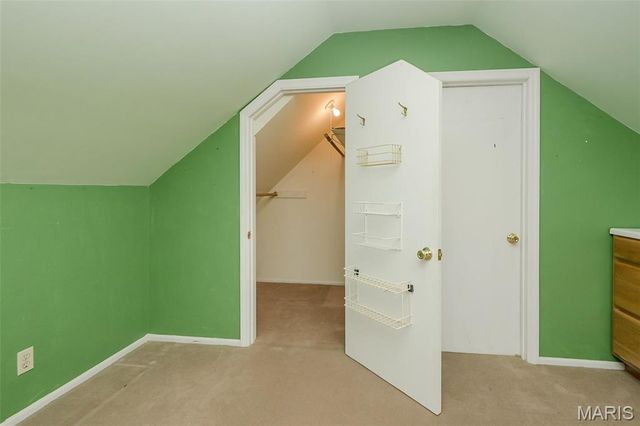 1140 S Geyer Road, Kirkwood, MO 63122