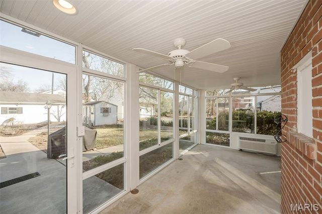 1140 S Geyer Road, Kirkwood, MO 63122