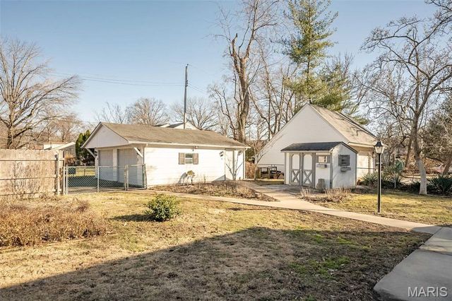 1140 S Geyer Road, Kirkwood, MO 63122