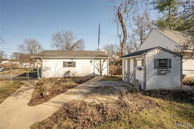 1140 S Geyer Road, Kirkwood, MO 63122