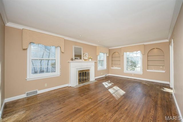 1140 S Geyer Road, Kirkwood, MO 63122