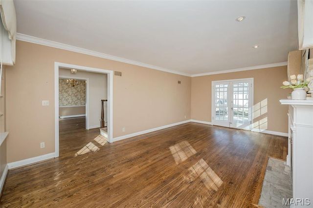 1140 S Geyer Road, Kirkwood, MO 63122