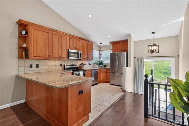 12900 Springdale Village Drive, St Louis, MO 63146
