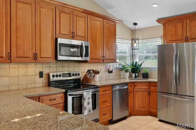 12900 Springdale Village Drive, St Louis, MO 63146