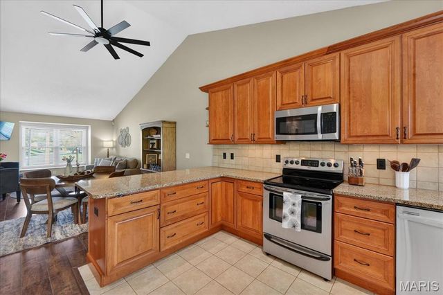 12900 Springdale Village Drive, St Louis, MO 63146