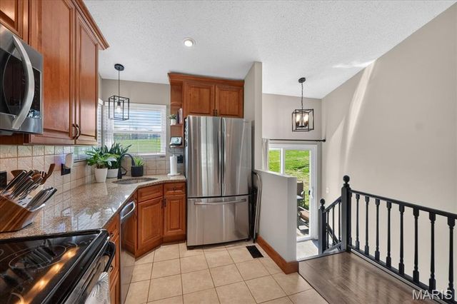 12900 Springdale Village Drive, St Louis, MO 63146