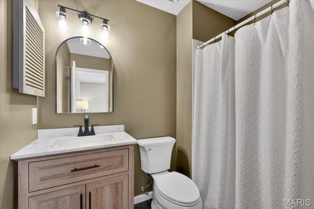 12900 Springdale Village Drive, St Louis, MO 63146