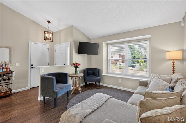 12900 Springdale Village Drive, St Louis, MO 63146