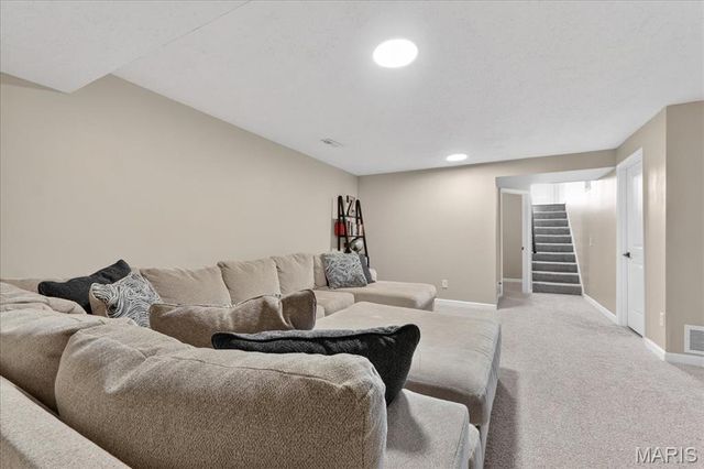 12900 Springdale Village Drive, St Louis, MO 63146