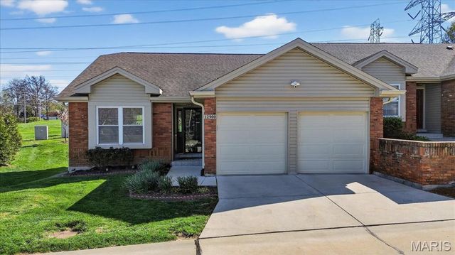 12900 Springdale Village Drive, St Louis, MO 63146