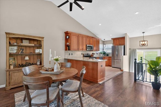 12900 Springdale Village Drive, St Louis, MO 63146
