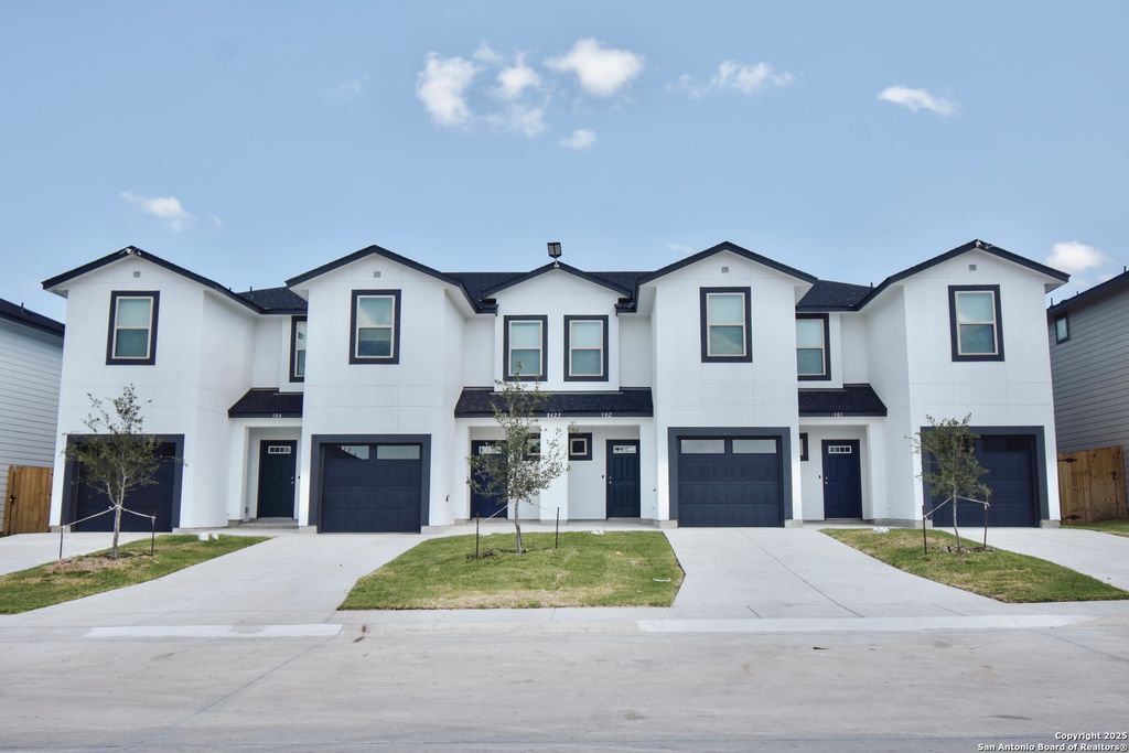 8407 Via Pisa, San Antonio, TX 78227