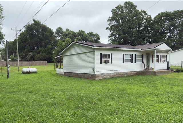207 W Hill St, Cornersville, TN 37047