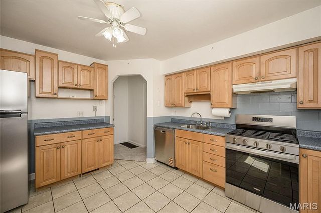 8 Banbury Court, St Louis, MO 63126