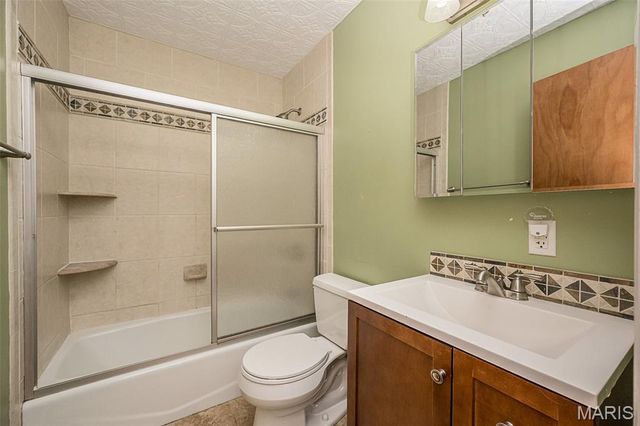 8 Banbury Court, St Louis, MO 63126