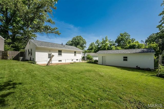 8 Banbury Court, St Louis, MO 63126