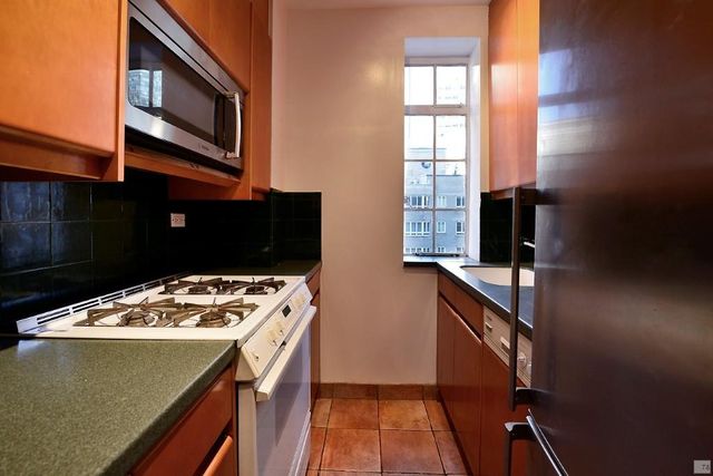 340 W 57th St Apt 7I, New York City, NY 10019