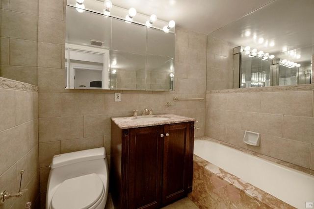 340 W 57th St Apt 7I, New York City, NY 10019