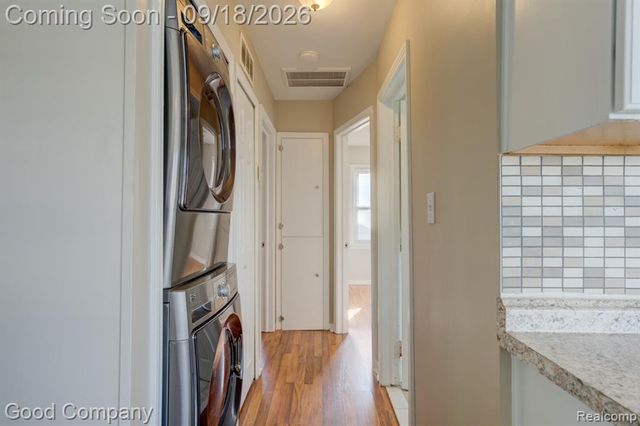 38 E Rowland Avenue, Madison Heights, MI 48071