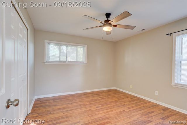 38 E Rowland Avenue, Madison Heights, MI 48071