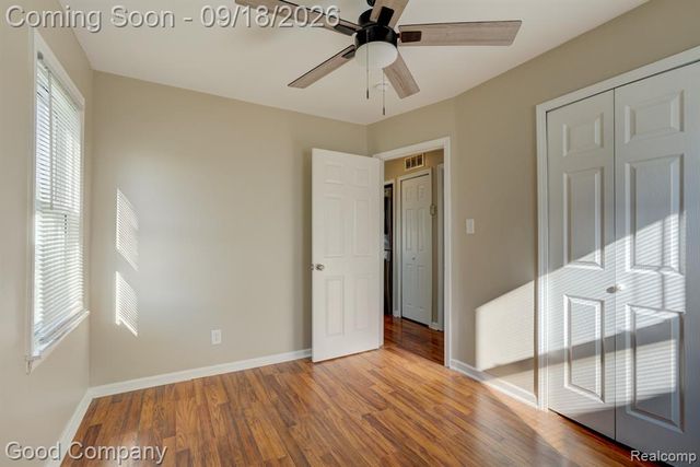 38 E Rowland Avenue, Madison Heights, MI 48071