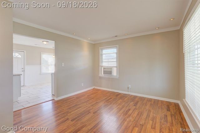 38 E Rowland Avenue, Madison Heights, MI 48071