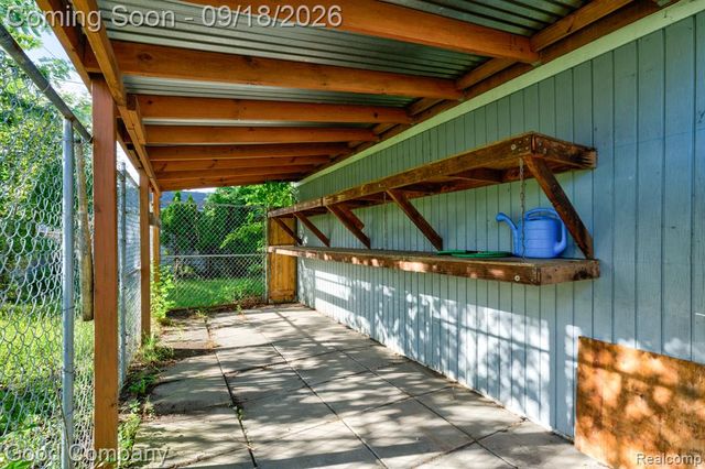 38 E Rowland Avenue, Madison Heights, MI 48071