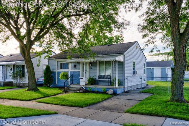 38 E Rowland Avenue, Madison Heights, MI 48071