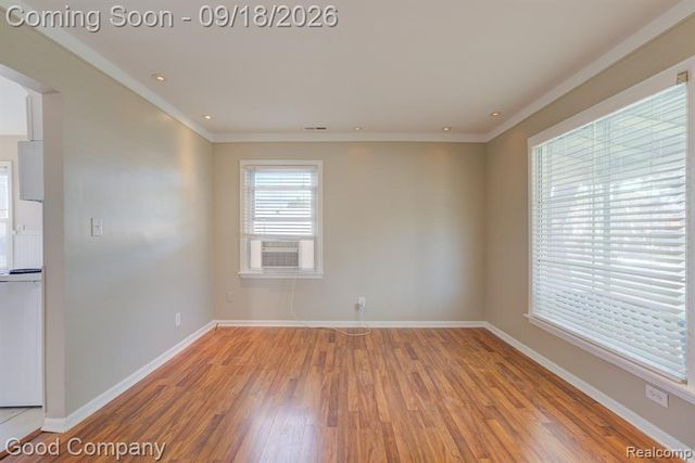 38 E Rowland Avenue, Madison Heights, MI 48071