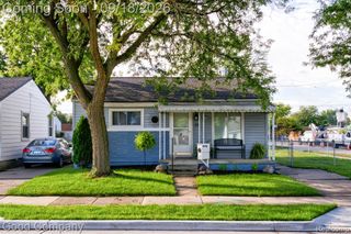 38 E Rowland Avenue, Madison Heights, MI 48071