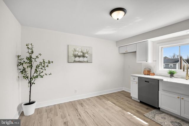 10 COBBLESTONE RD, Cherry Hill, NJ 08003