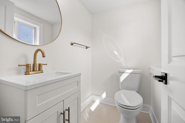 10 COBBLESTONE RD, Cherry Hill, NJ 08003