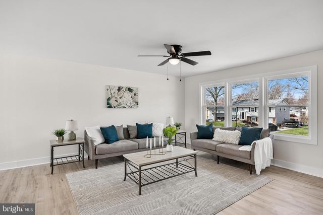 10 COBBLESTONE RD, Cherry Hill, NJ 08003