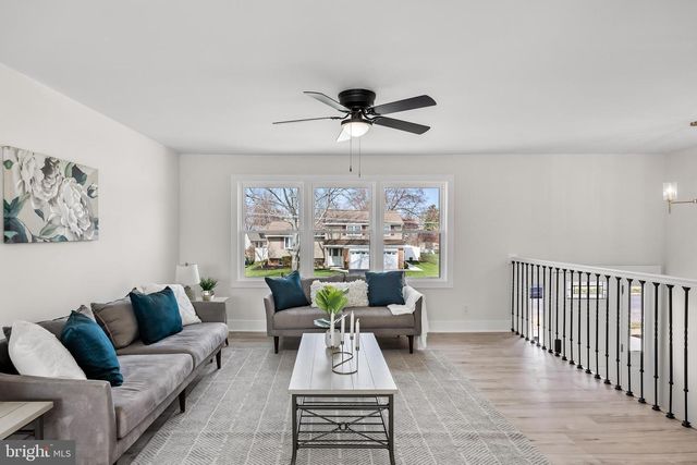 10 COBBLESTONE RD, Cherry Hill, NJ 08003